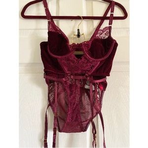 Brand new velvet garter 2 piece